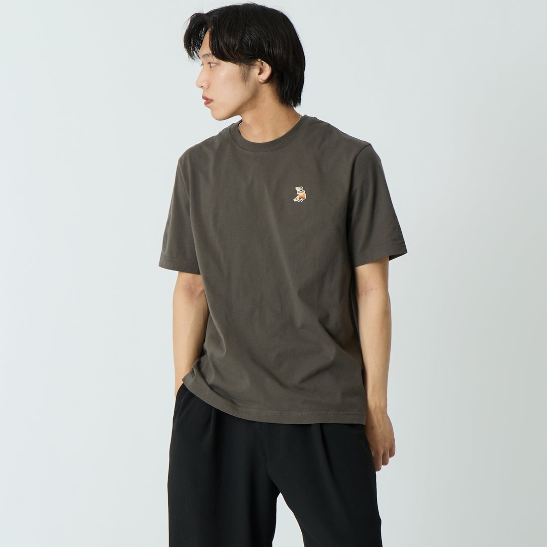 MAISON KITSUNE [メゾン キツネ] ドリーミングフォックス コンフォートTシャツ [QM00102KJ7026] 0453 BELUG &&モデル身長：179cm 着用サイズ：M&&