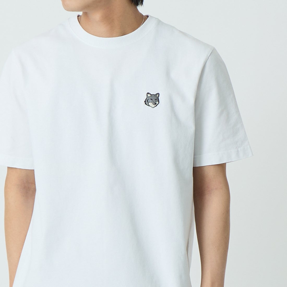 MAISON KITSUNE [メゾン キツネ] フォックスヘッド コンフォートTシャツ [PM00108KJ7025] P100 WHITE &&モデル身長：179cm 着用サイズ：M&&