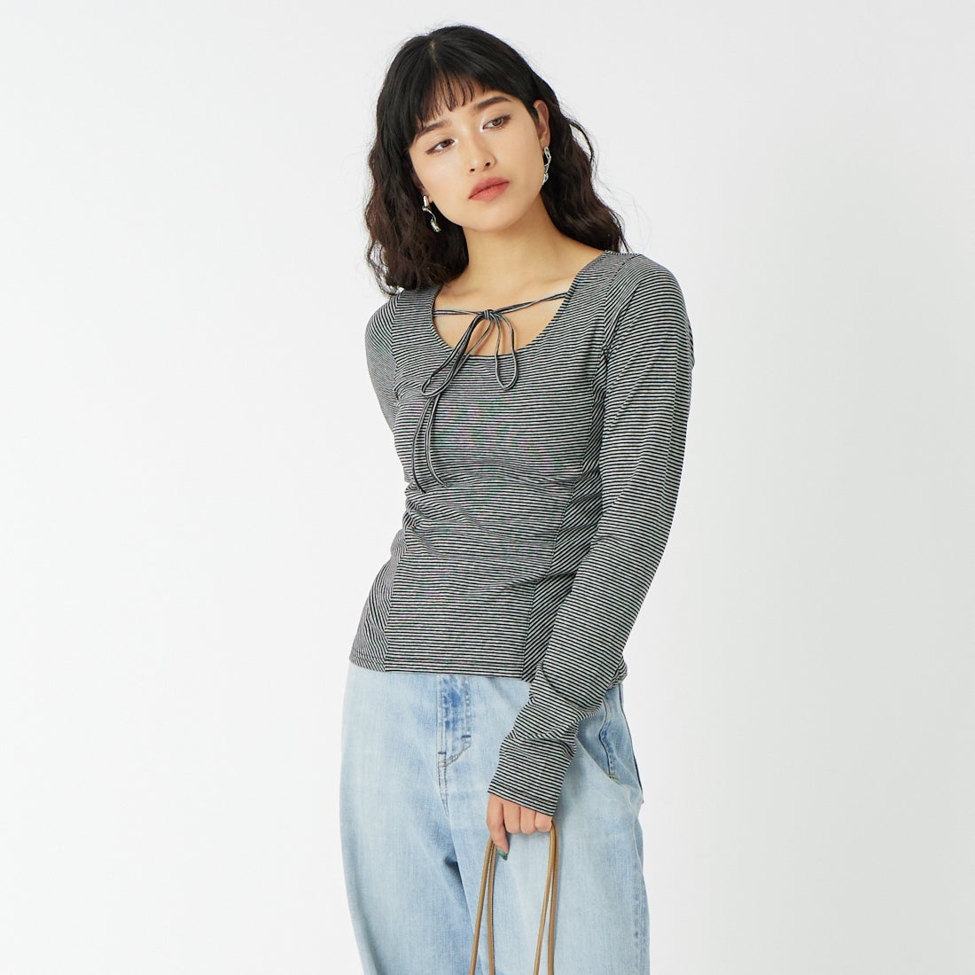 MAISON SPECIAL [メゾンスペシャル] 2WAYトップス [21261415803] C.GRY &&モデル身長：162cm 着用サイズ：F&&