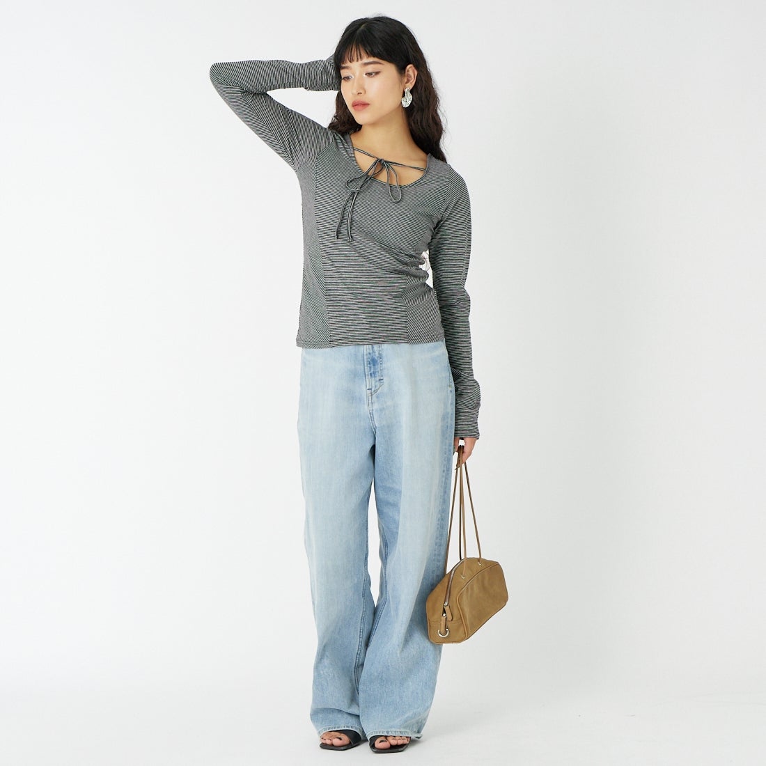 MAISON SPECIAL [メゾンスペシャル] 2WAYトップス [21261415803] C.GRY &&モデル身長：162cm 着用サイズ：F&&