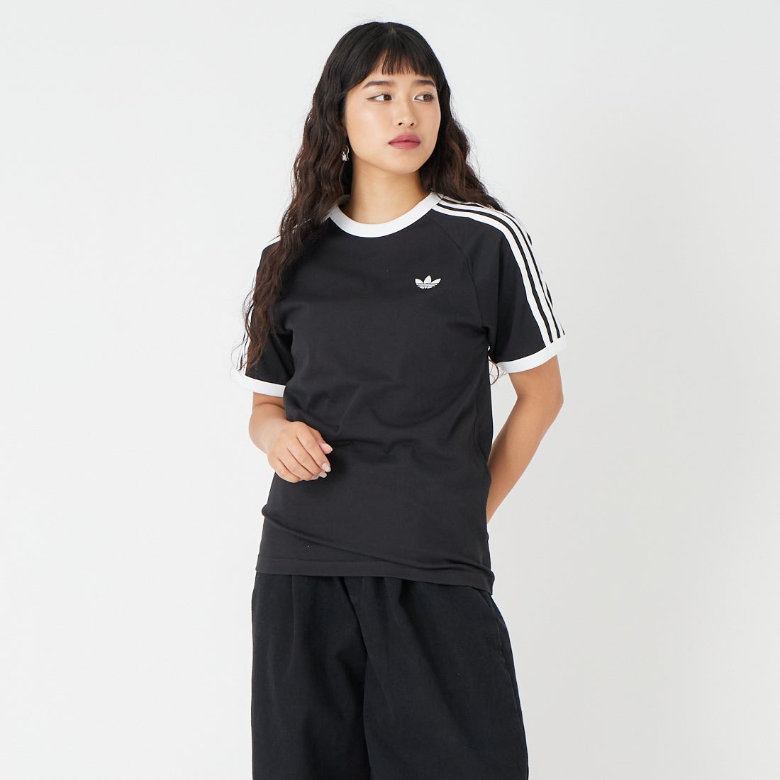adidas Originals [アディダス オリジナルス] スリーストライプTシャツ [DB785] KE3537 &&モデル身長：162cm 着用サイズ：S&&