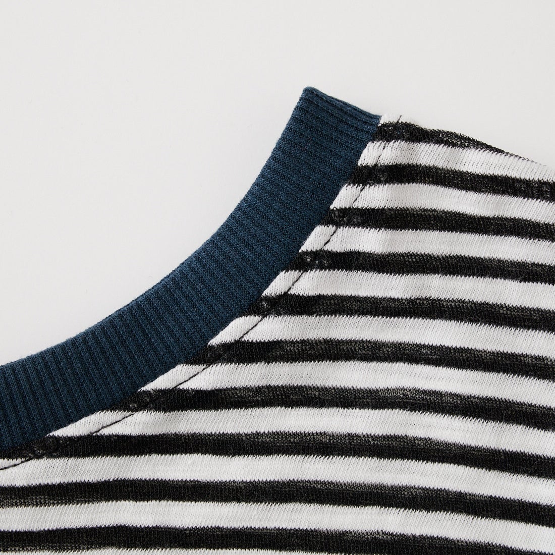 CHIGNON [シニヨン] シアーボーダーTシャツ [8461-107KK] BLACK