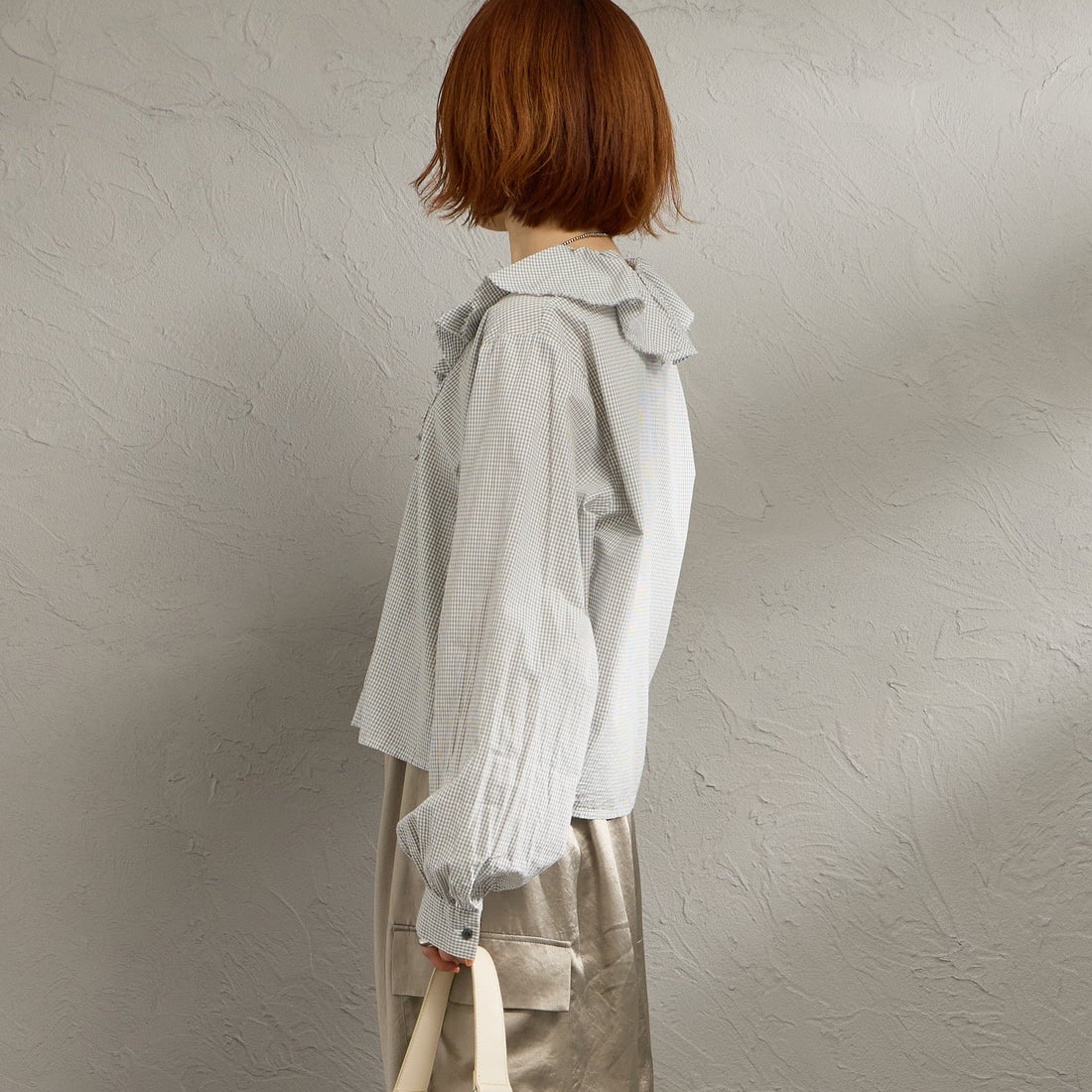 mizuiro ind [ミズイロインド] チェックフリルギャザーカラーシャツ [1-230152] 91 GRAY &&モデル身長：158cm 着用サイズ：F&&