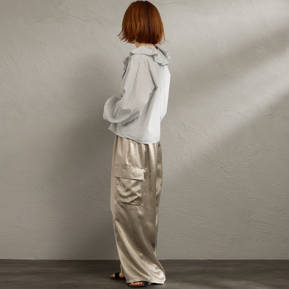 mizuiro ind [ミズイロインド] チェックフリルギャザーカラーシャツ [1-230152] 91 GRAY &&モデル身長：158cm 着用サイズ：F&&