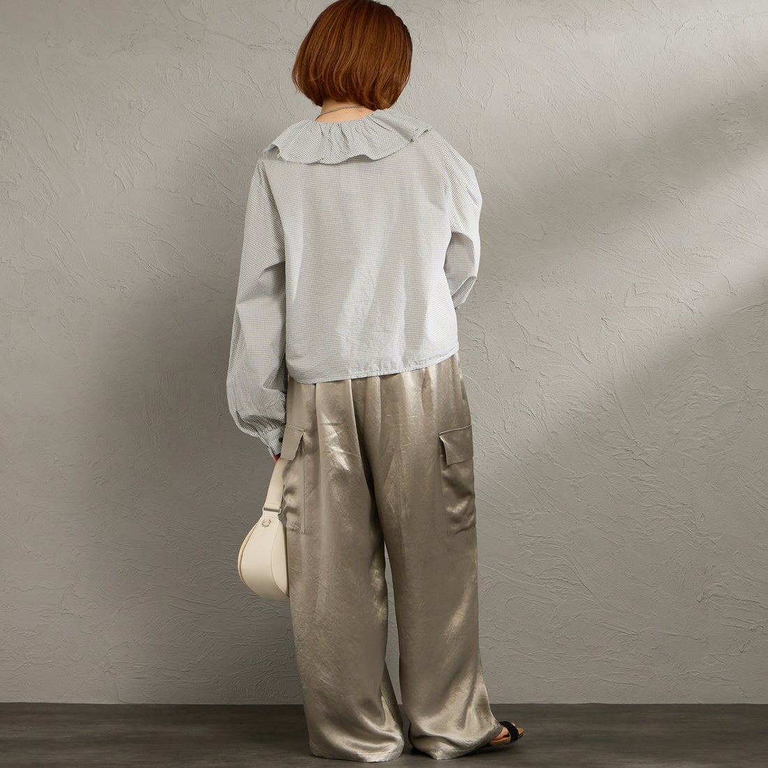 mizuiro ind [ミズイロインド] チェックフリルギャザーカラーシャツ [1-230152] 91 GRAY &&モデル身長：158cm 着用サイズ：F&&