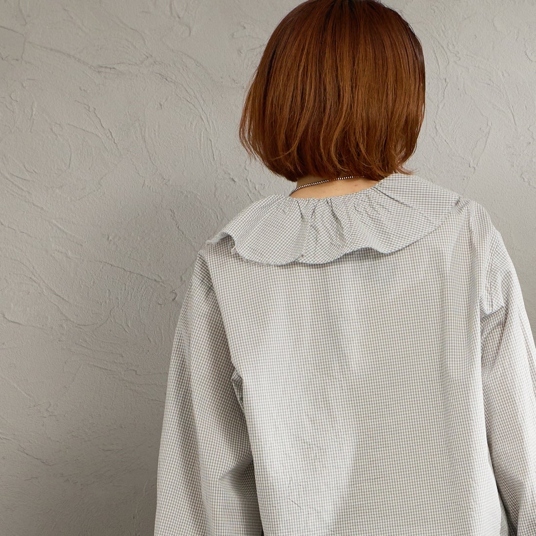 mizuiro ind [ミズイロインド] チェックフリルギャザーカラーシャツ [1-230152] 91 GRAY &&モデル身長：158cm 着用サイズ：F&&