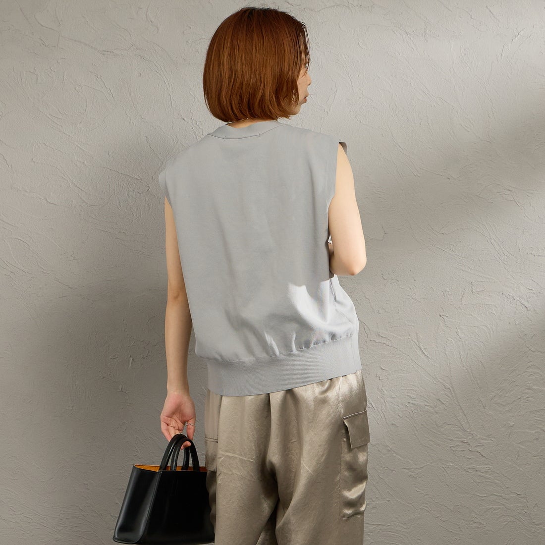 mizuiro ind [ミズイロインド] Vネックベスト [1-220070] 90 L.GRAY &&モデル身長：158cm 着用サイズ：F&&