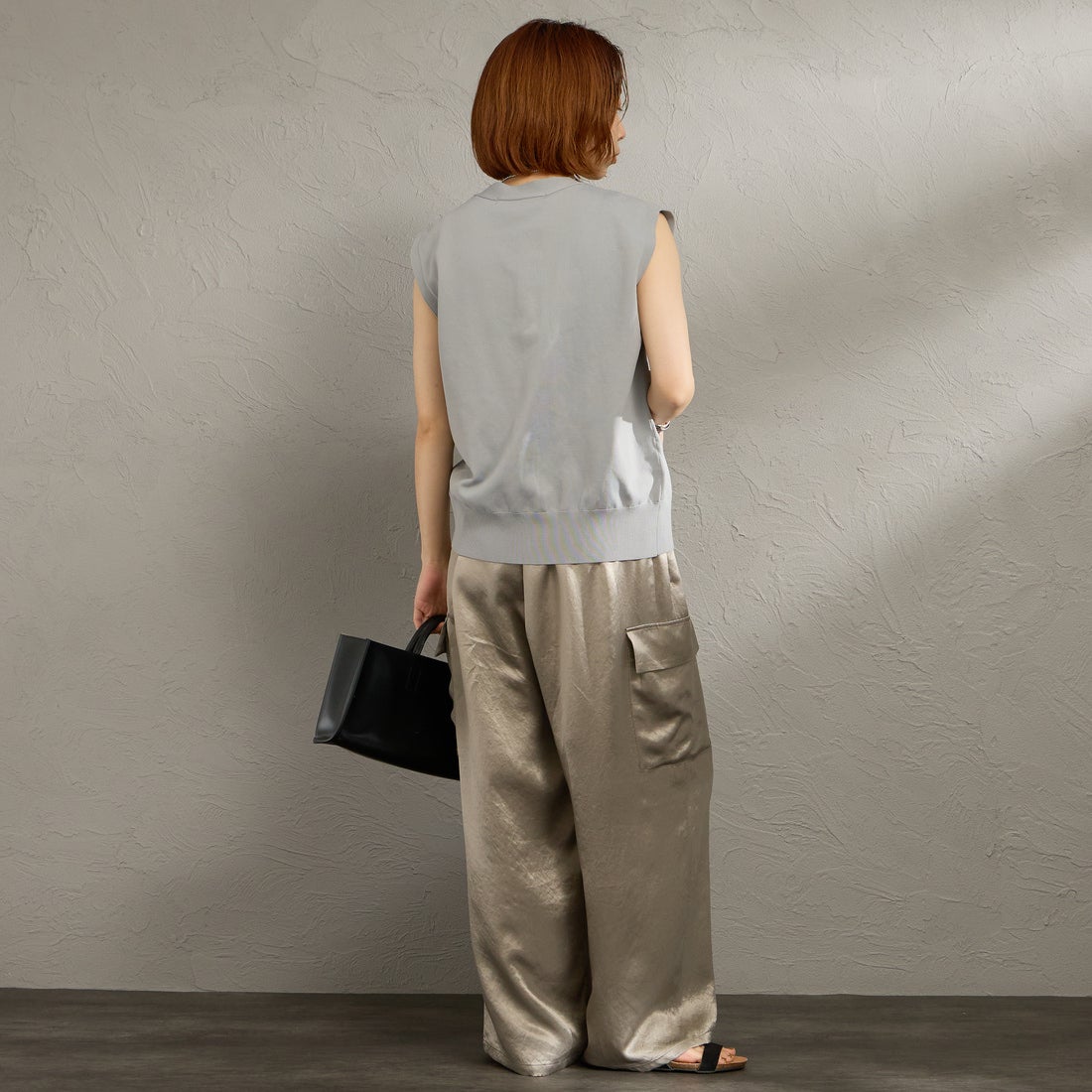 mizuiro ind [ミズイロインド] Vネックベスト [1-220070] 90 L.GRAY &&モデル身長：158cm 着用サイズ：F&&