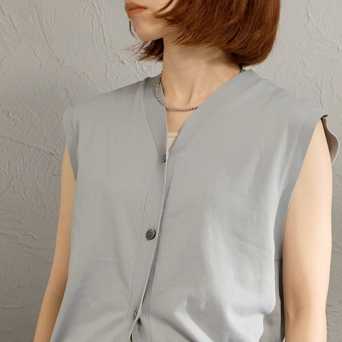 mizuiro ind [ミズイロインド] Vネックベスト [1-220070] 90 L.GRAY &&モデル身長：158cm 着用サイズ：F&&