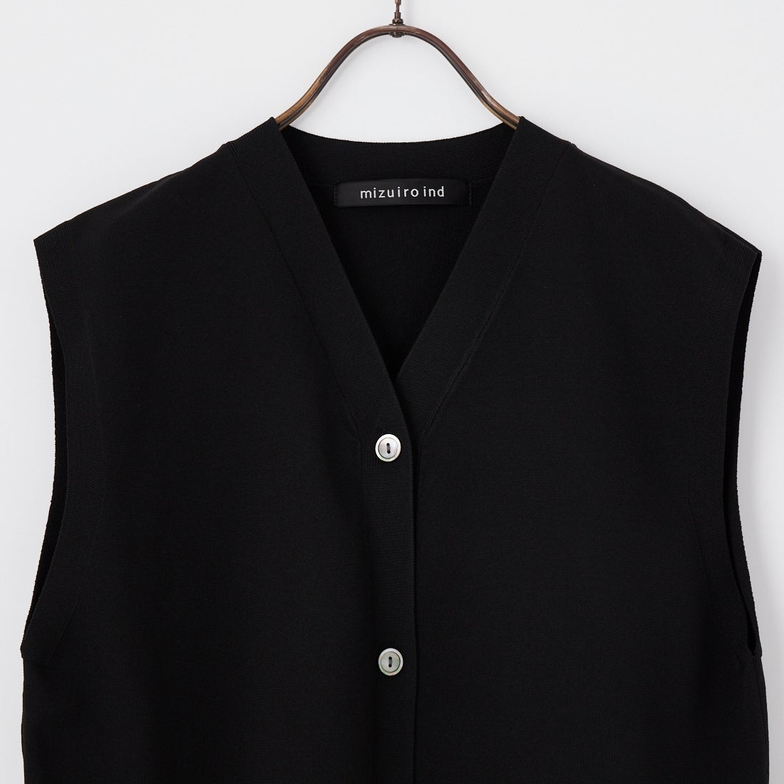 mizuiro ind [ミズイロインド] Vネックベスト [1-220070] 99 BLACK