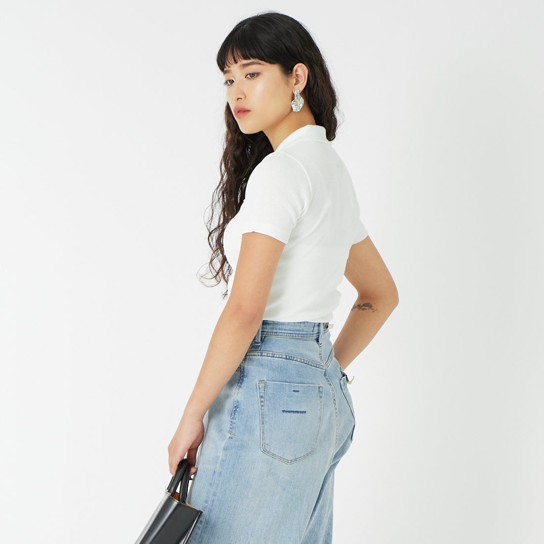 LACOSTE [ラコステ] タイトフィットリブニットポロシャツ [DF5377] 70V FLOUR &&モデル身長：162cm 着用サイズ：36&&
