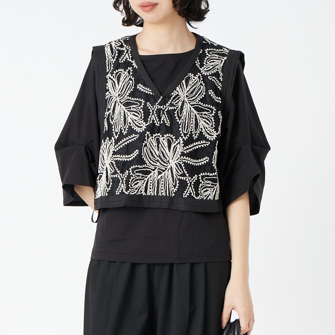 新品❤︎FRENCH PAVE,レースカーデ&amp;サイドスリットリボンベストセット 2点セット] レースリボンビスチェ+Tシャツセットアイテム レイヤード