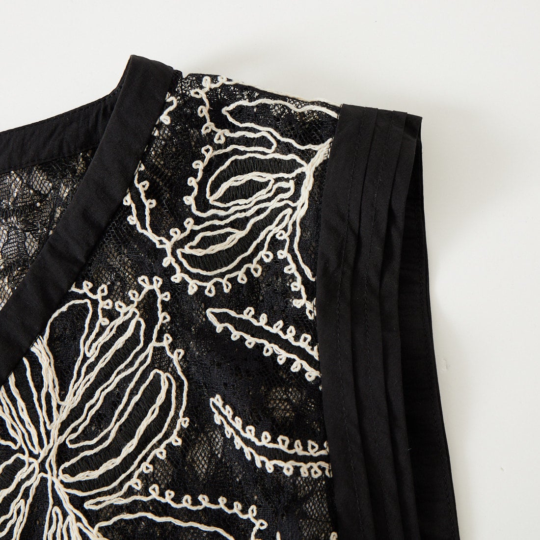 DIGNITE COLLIER [ディニテコリエ] レースベスト [80267107] 004 ﾌﾞﾗｯｸ