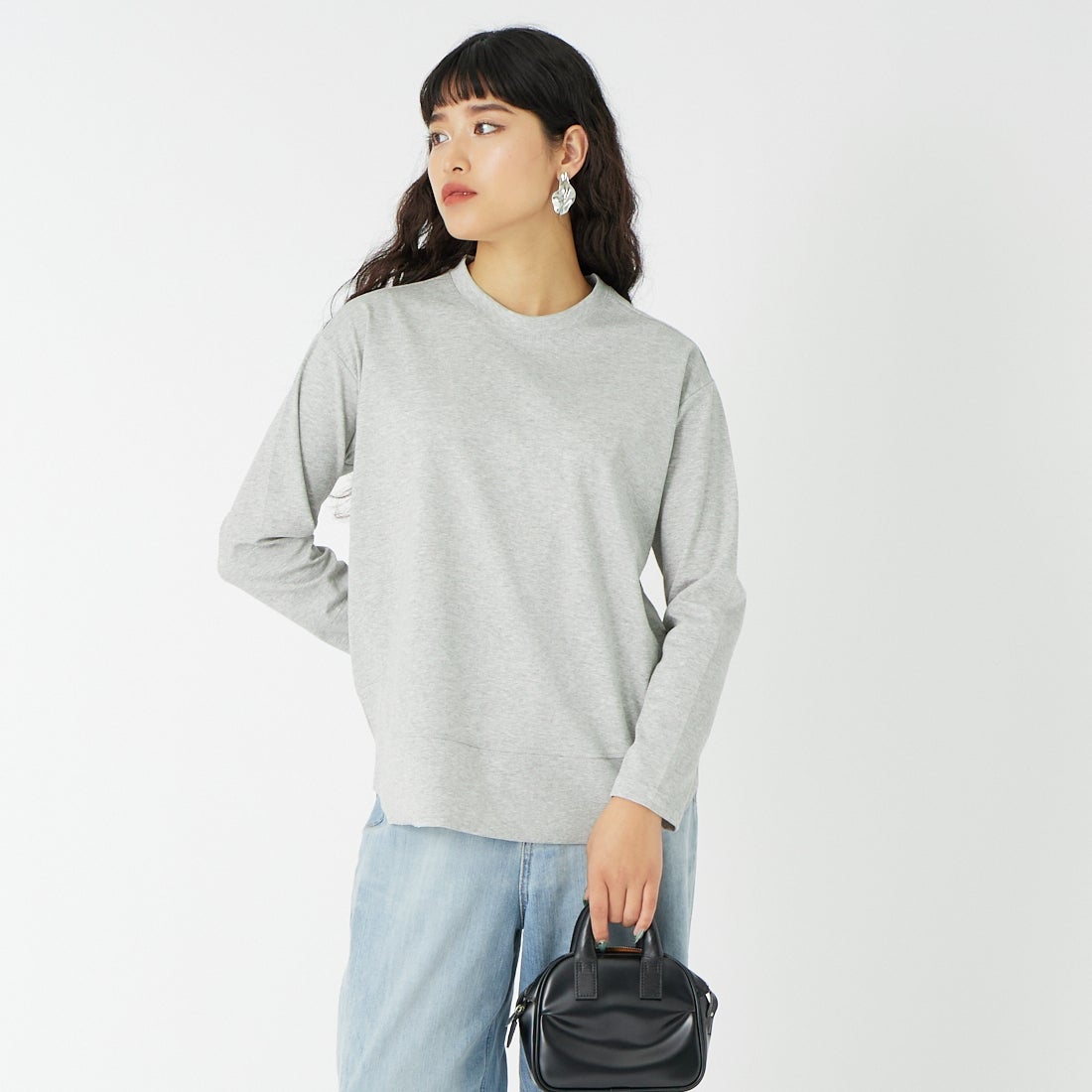 DIGNITE COLLIER [ディニテコリエ] 裾切替長袖カットソー [80990210-3] 001 ﾓｸｸﾞﾚｰ &&モデル身長：162cm 着用サイズ：F&&