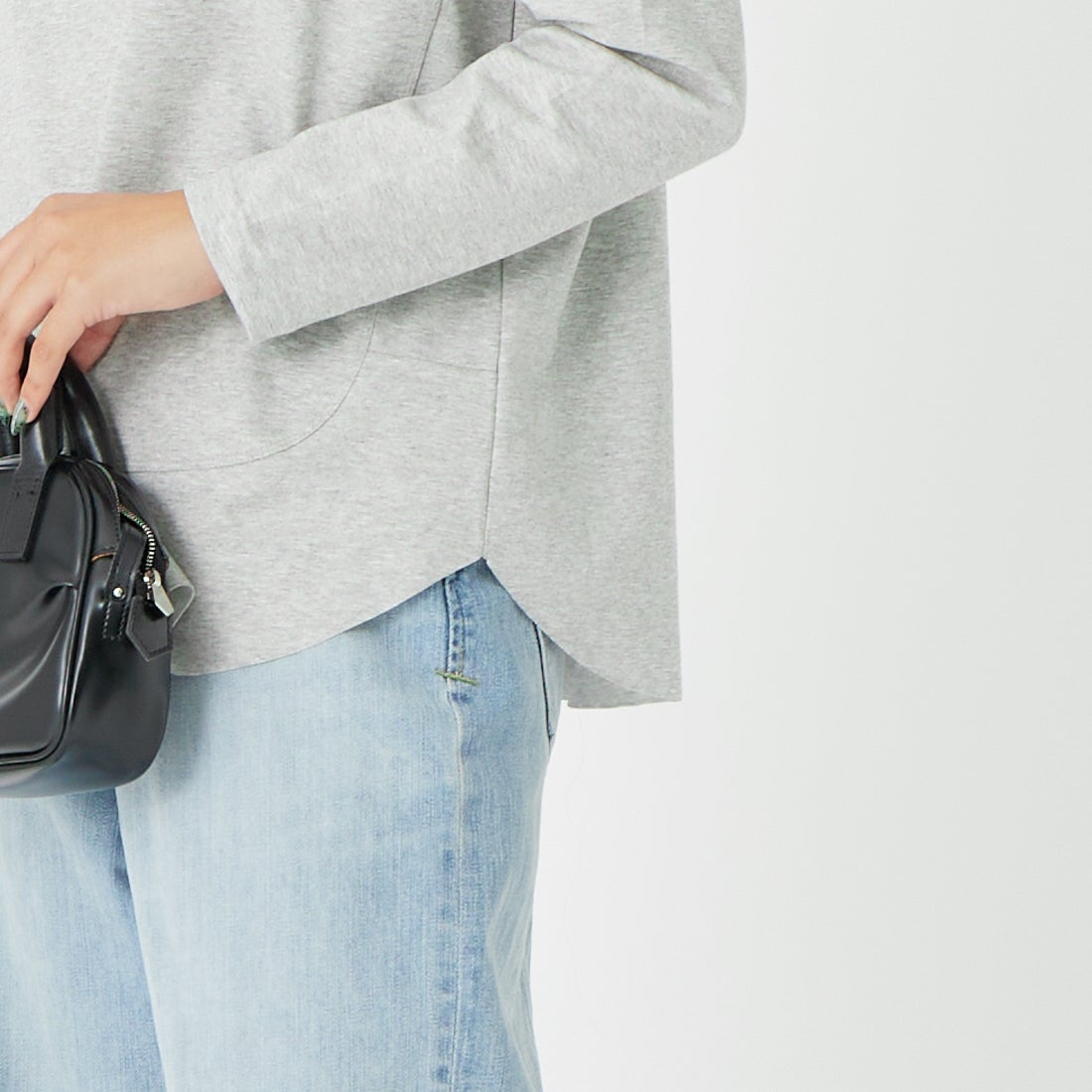 DIGNITE COLLIER [ディニテコリエ] 裾切替長袖カットソー [80990210-3] 001 ﾓｸｸﾞﾚｰ &&モデル身長：162cm 着用サイズ：F&&