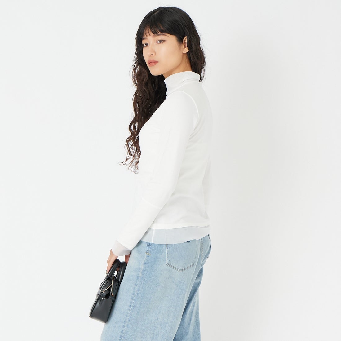 DIGNITE COLLIER [ディニテコリエ] チュール切替ハイネックカットソー [80990220] 031 ｵﾌﾎﾜｲﾄ &&モデル身長：162cm 着用サイズ：ONE SIZE&&