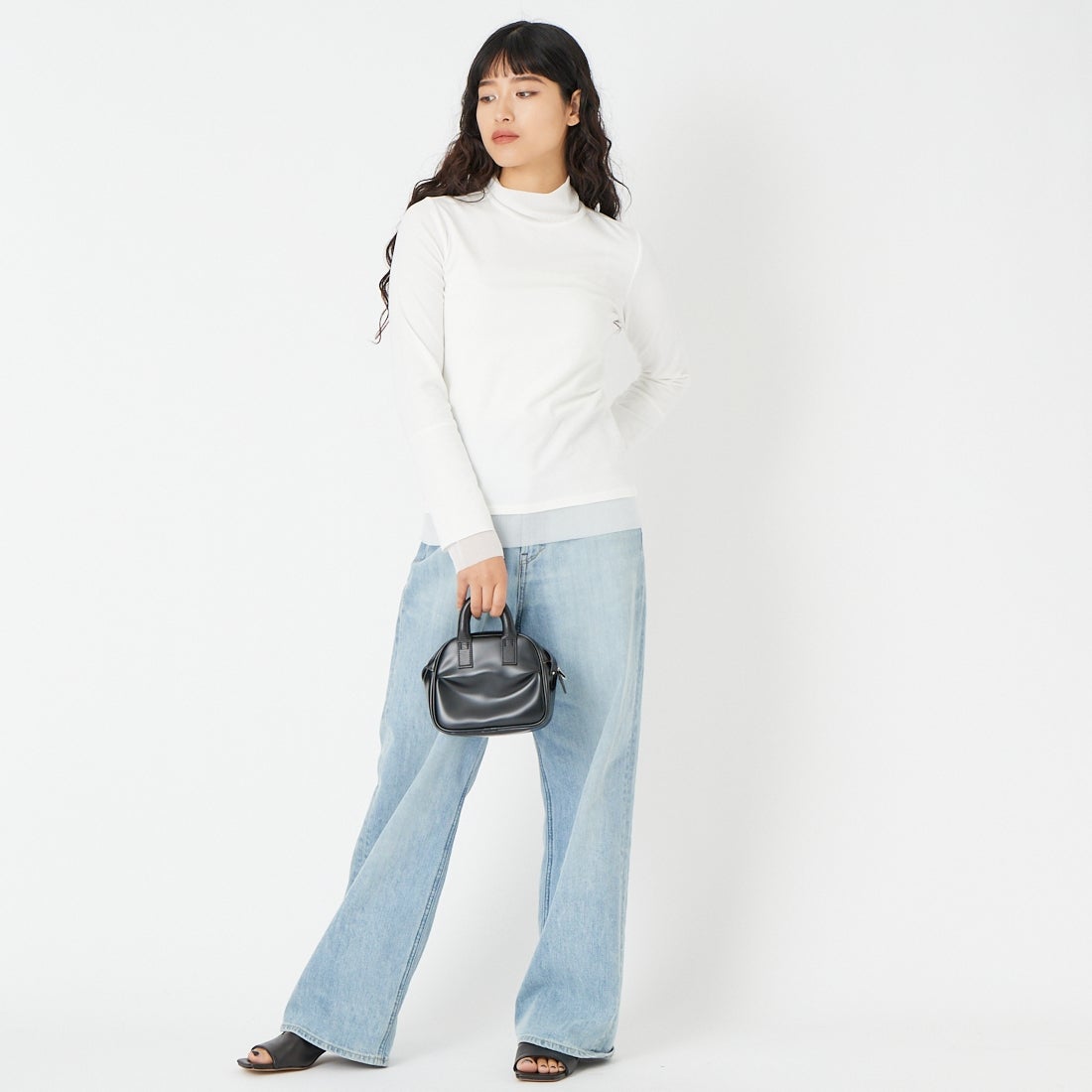 DIGNITE COLLIER [ディニテコリエ] チュール切替ハイネックカットソー [80990220] 031 ｵﾌﾎﾜｲﾄ &&モデル身長：162cm 着用サイズ：ONE SIZE&&