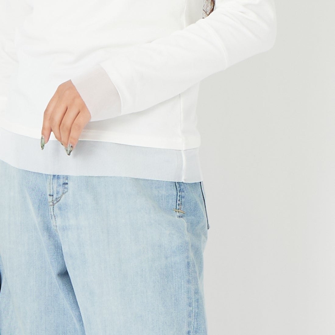 DIGNITE COLLIER [ディニテコリエ] チュール切替ハイネックカットソー [80990220] 031 ｵﾌﾎﾜｲﾄ &&モデル身長：162cm 着用サイズ：ONE SIZE&&