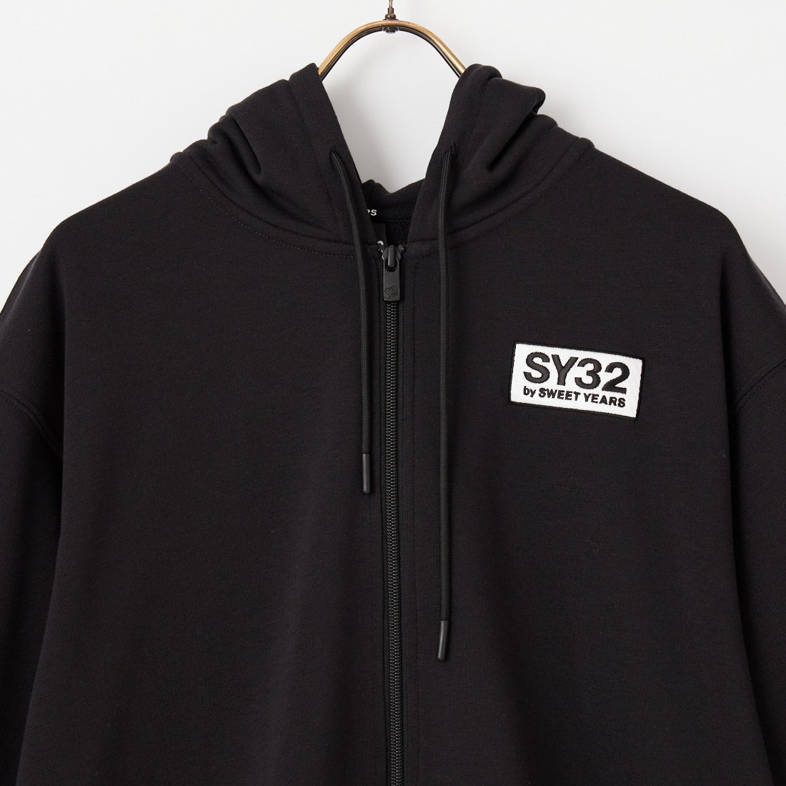 SY32 [エスワイサーティトゥ] ベーシックボックスロゴ ジップフーディ [32-26SN1-26] BLACK