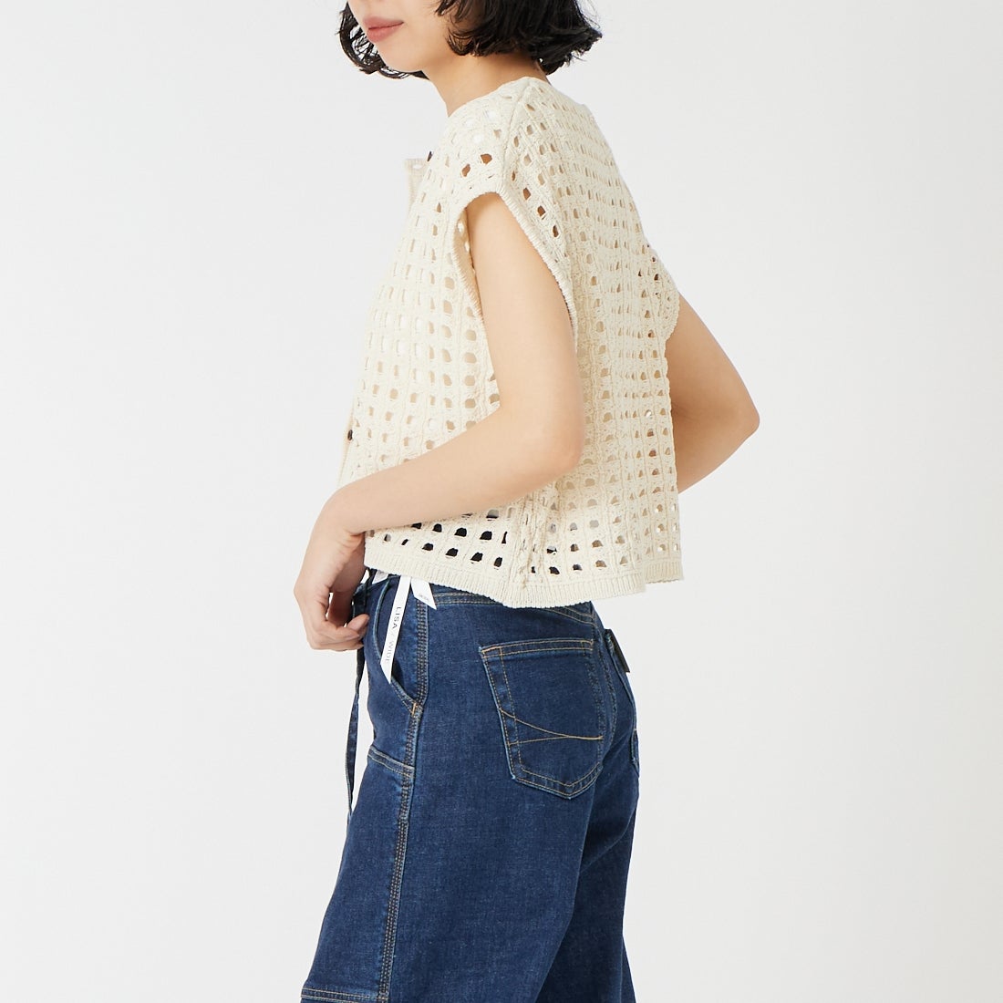 CHIGNON [シニヨン] メッシュボックスニットベスト [9561-098DP] O/WHITE &&モデル身長：162cm 着用サイズ：F&&