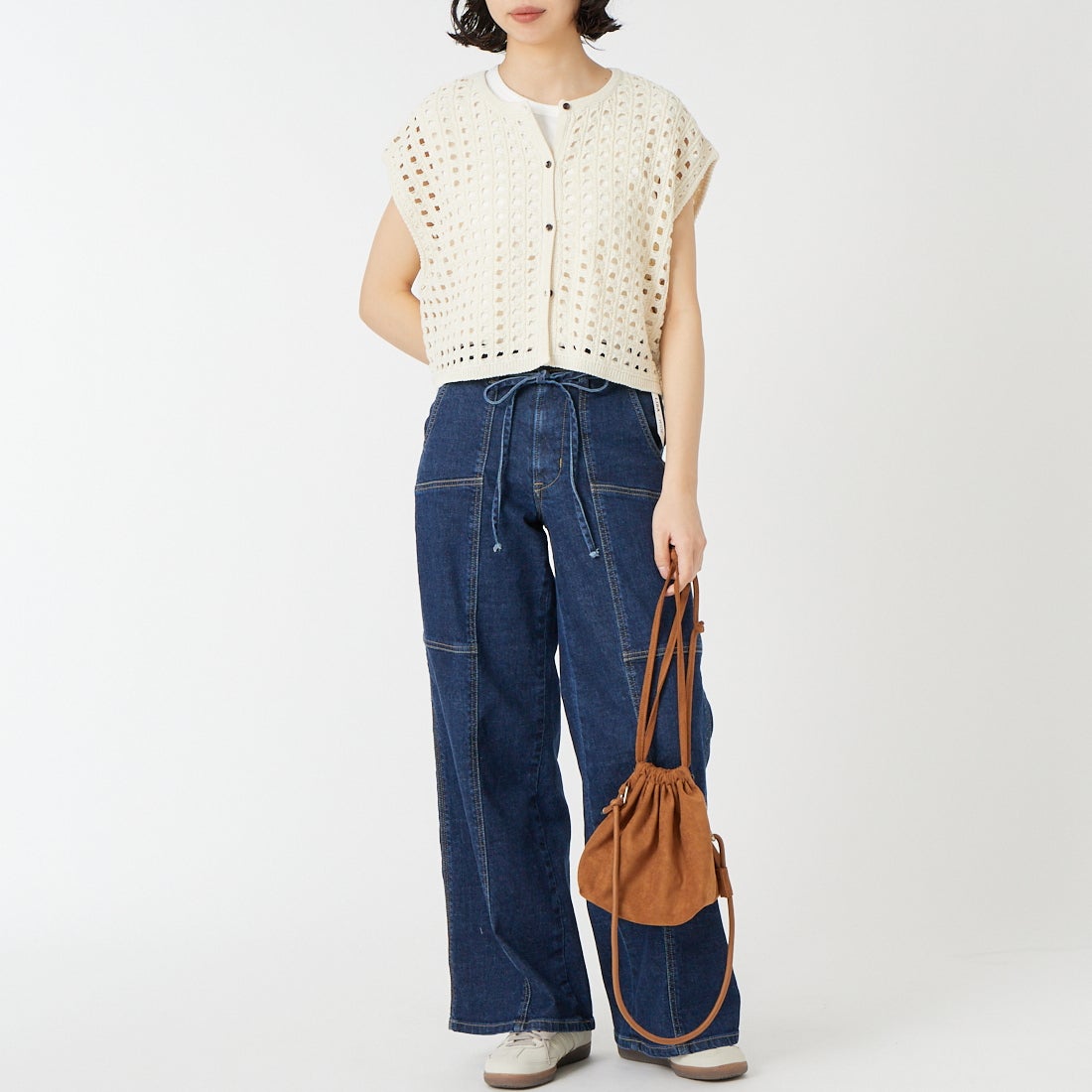 CHIGNON [シニヨン] メッシュボックスニットベスト [9561-098DP] O/WHITE &&モデル身長：162cm 着用サイズ：F&&