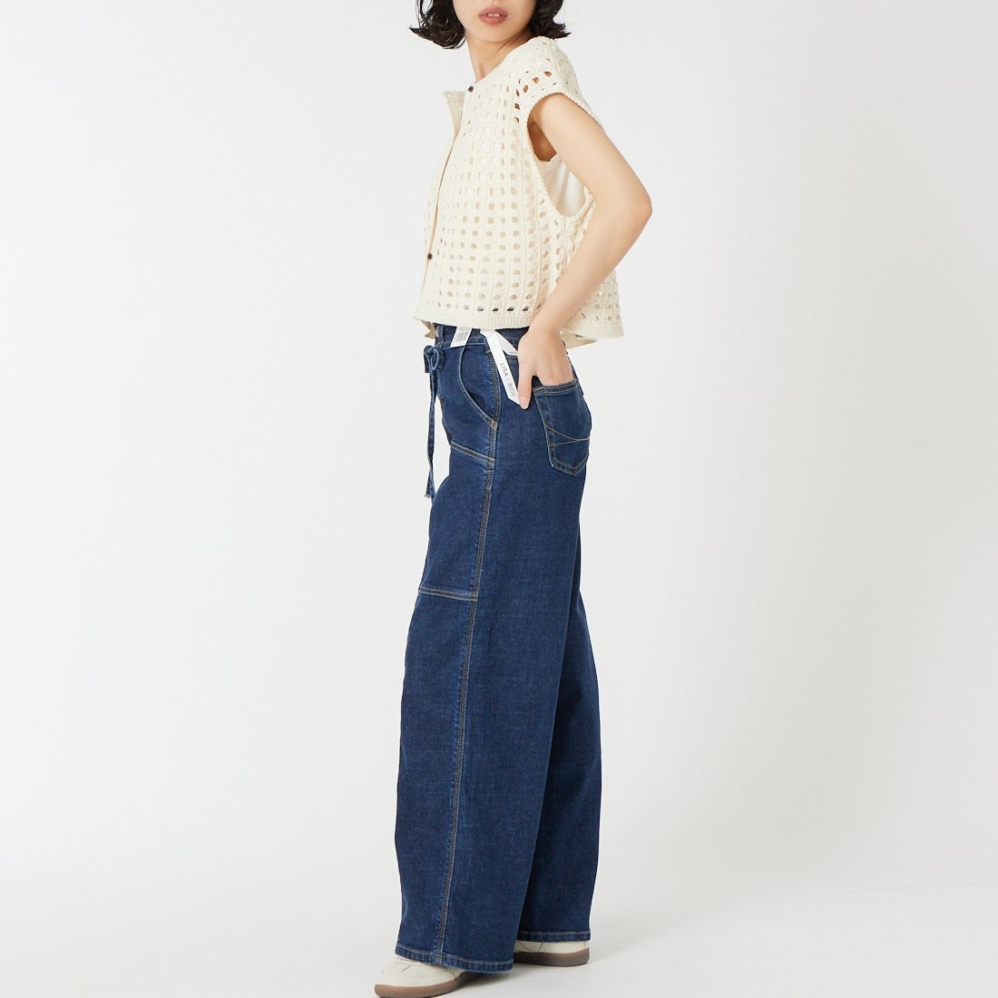 CHIGNON [シニヨン] メッシュボックスニットベスト [9561-098DP] O/WHITE &&モデル身長：162cm 着用サイズ：F&&