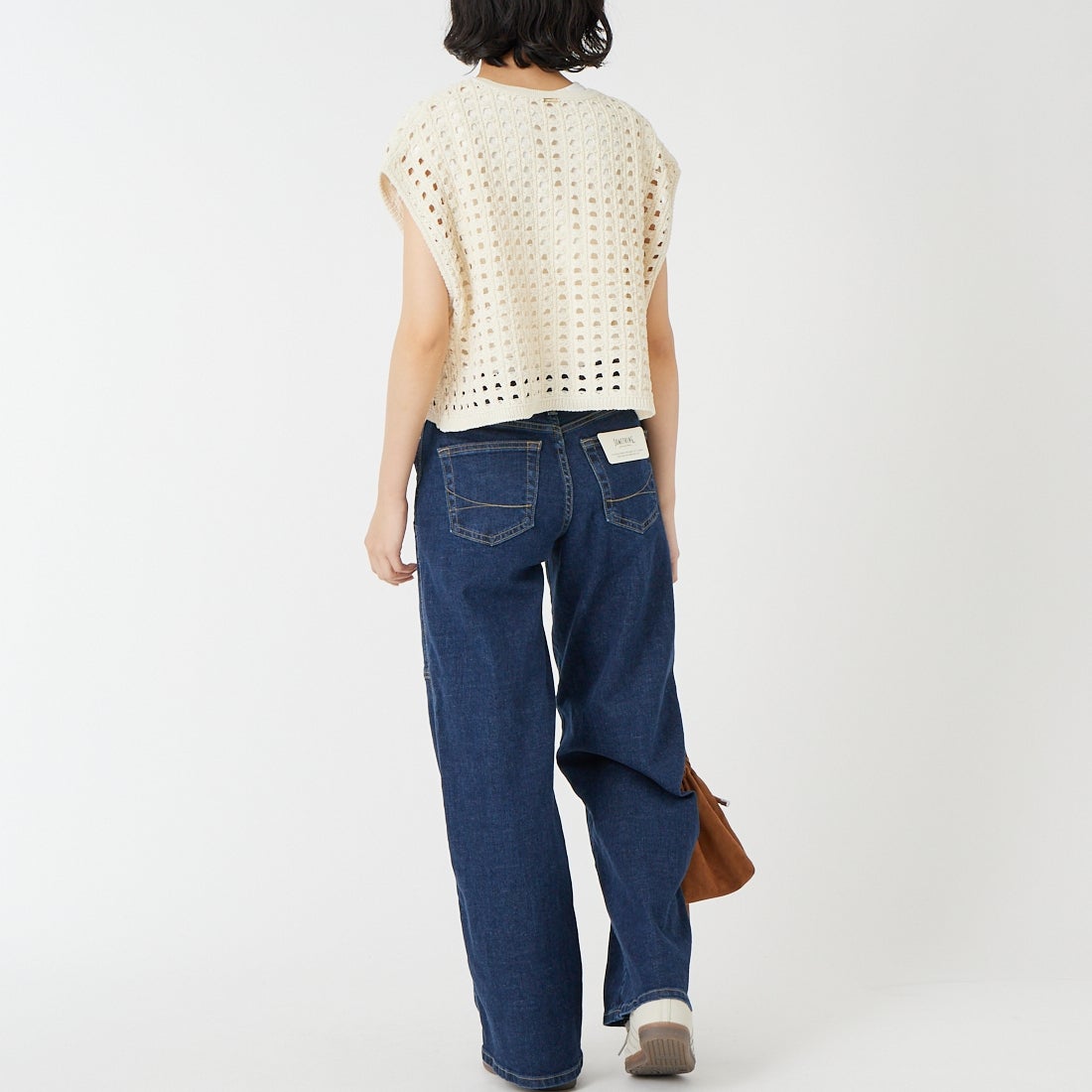 CHIGNON [シニヨン] メッシュボックスニットベスト [9561-098DP] O/WHITE &&モデル身長：162cm 着用サイズ：F&&