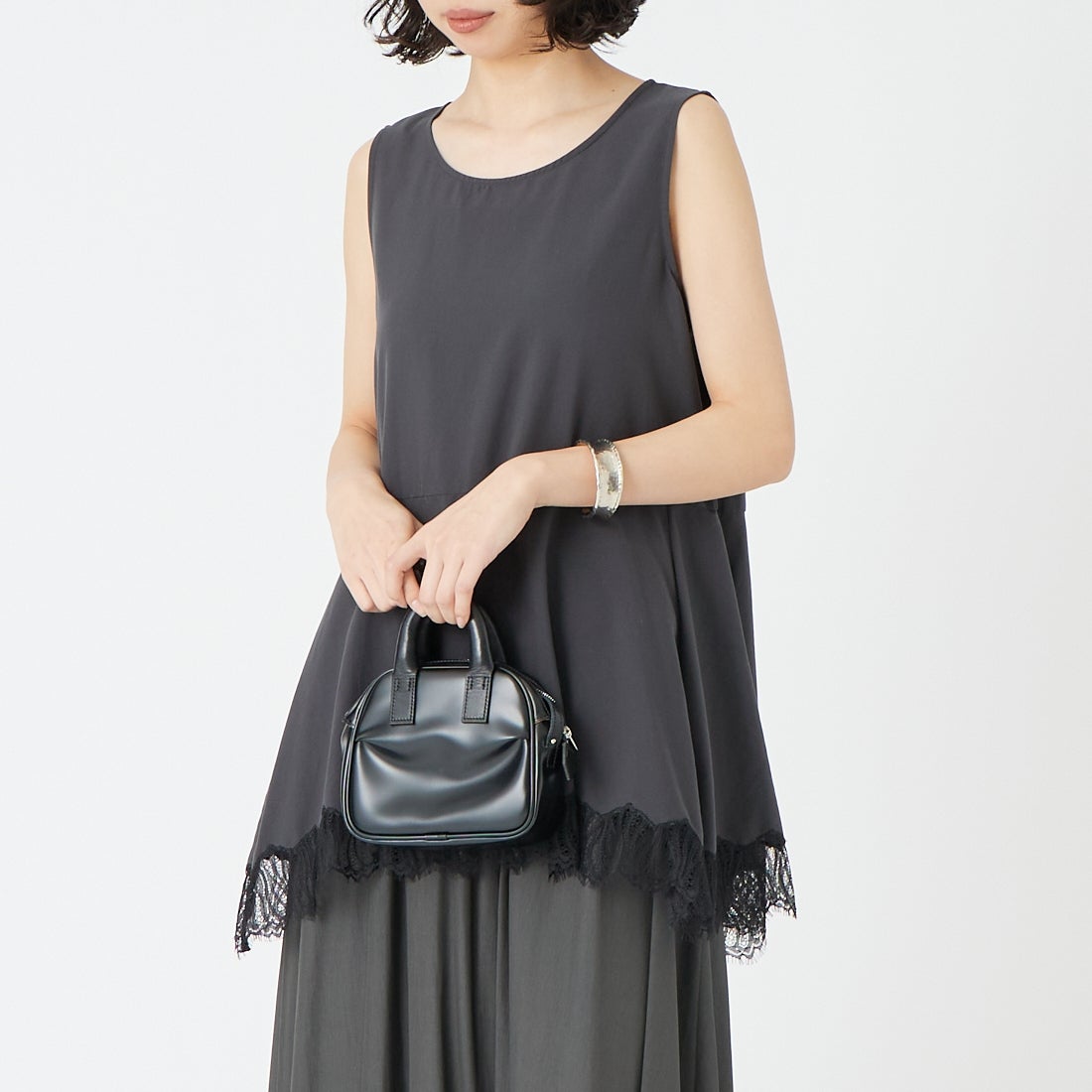 BLACK&&モデル身長：162cm 着用サイズ：F&&