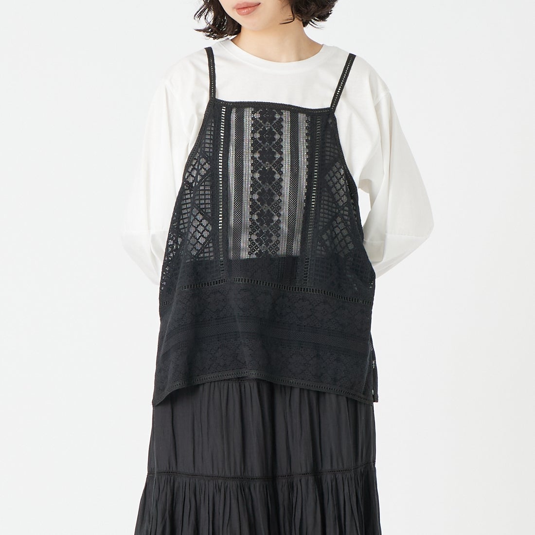 CHIGNON [シニヨン] パッチワークレースキャミソール [1861-050BZ] BLACK &&モデル身長：162cm 着用サイズ：F&&