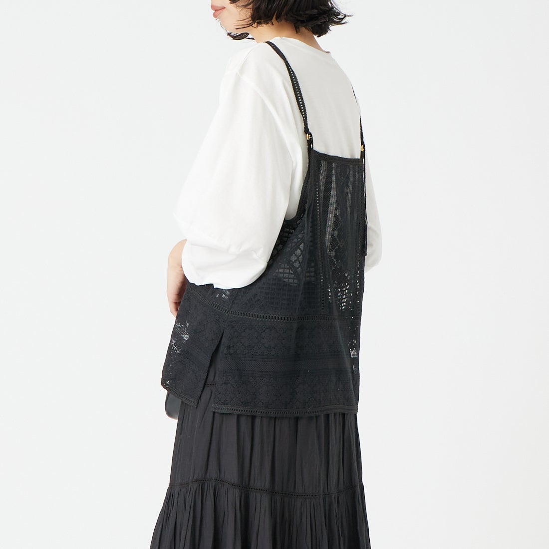 CHIGNON [シニヨン] パッチワークレースキャミソール [1861-050BZ] BLACK &&モデル身長：162cm 着用サイズ：F&&