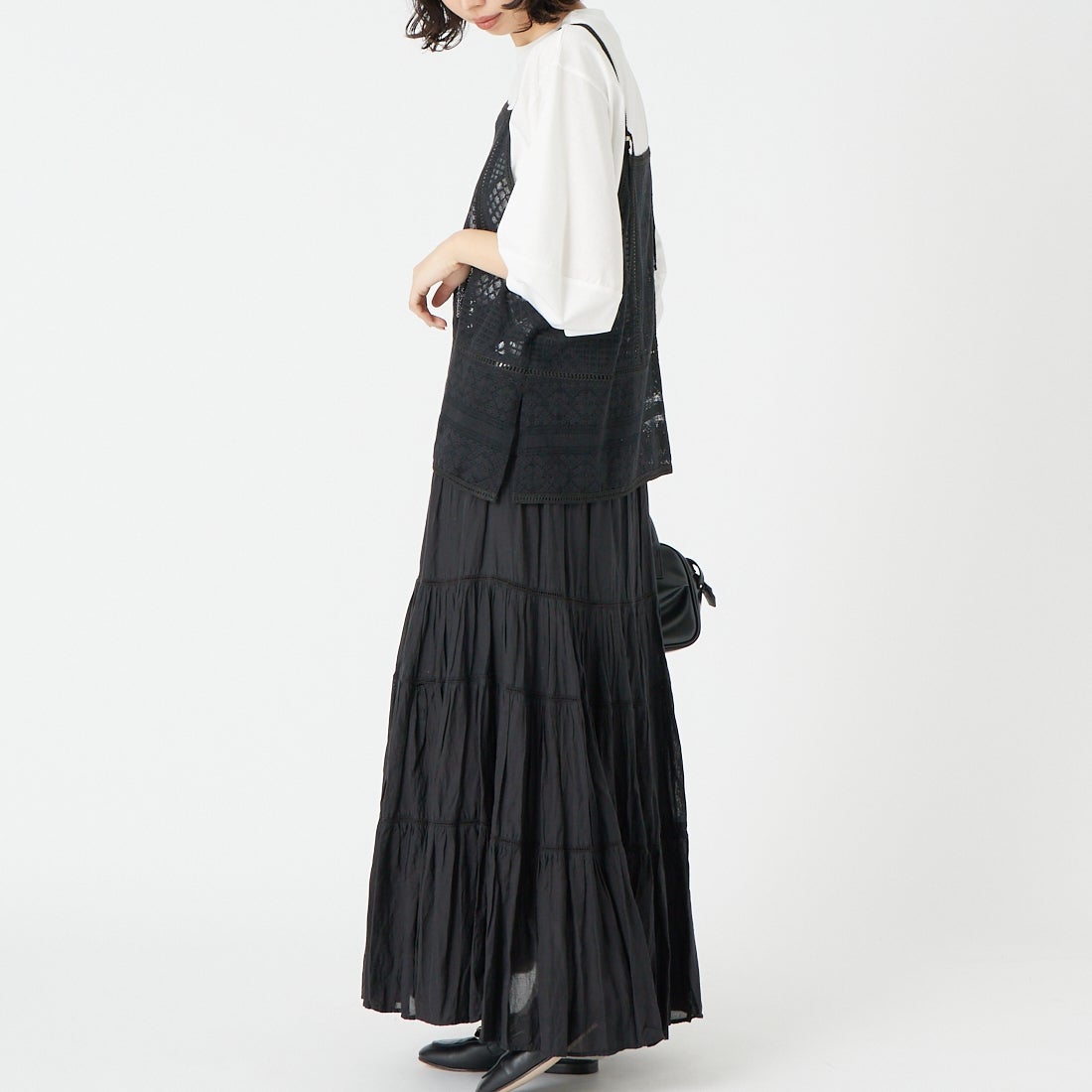 CHIGNON [シニヨン] パッチワークレースキャミソール [1861-050BZ] BLACK &&モデル身長：162cm 着用サイズ：F&&