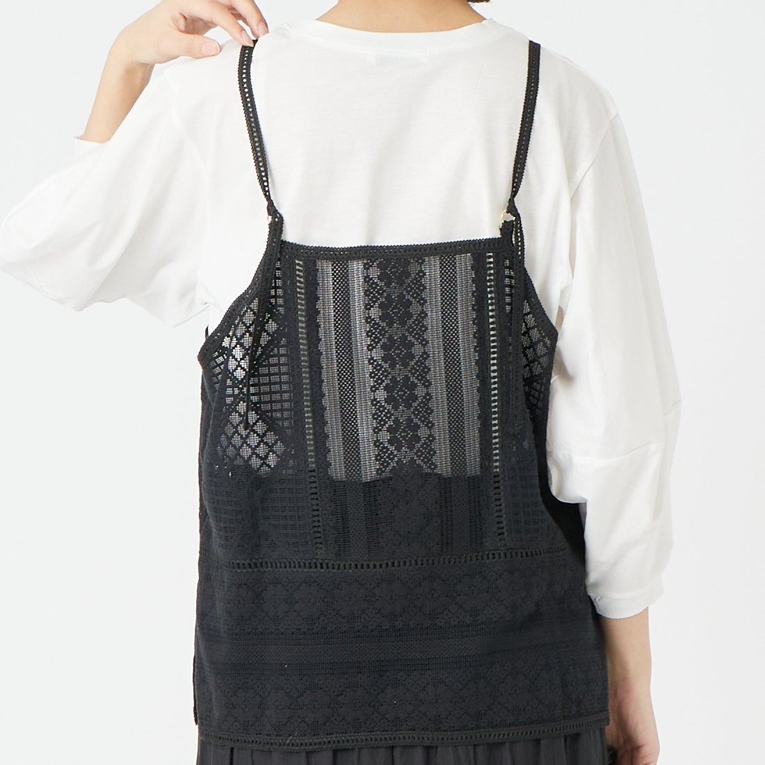 CHIGNON [シニヨン] パッチワークレースキャミソール [1861-050BZ] BLACK &&モデル身長：162cm 着用サイズ：F&&