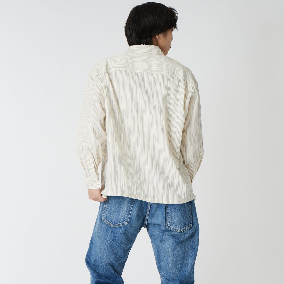 SLICK [スリック] ピンストライプタックジャガード ドローストリングシャツ [5120223] 900 WHITE &&モデル身長：179cm 着用サイズ：1&&