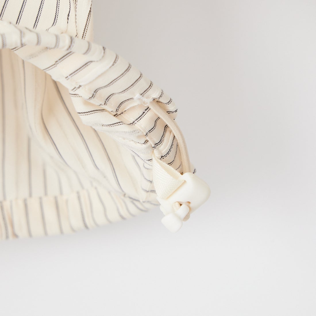 SLICK [スリック] ピンストライプタックジャガード ドローストリングシャツ [5120223] 900 WHITE