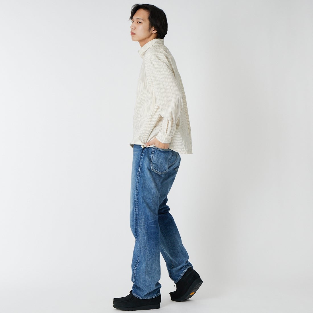 SLICK [スリック] ピンストライプタックジャガード ドローストリングシャツ [5120223] 900 WHITE &&モデル身長：179cm 着用サイズ：1&&