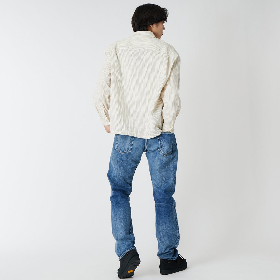 SLICK [スリック] ピンストライプタックジャガード ドローストリングシャツ [5120223] 900 WHITE &&モデル身長：179cm 着用サイズ：1&&