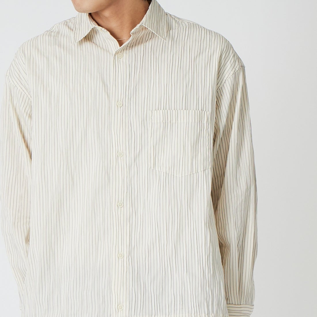 SLICK [スリック] ピンストライプタックジャガード ドローストリングシャツ [5120223] 900 WHITE &&モデル身長：179cm 着用サイズ：1&&