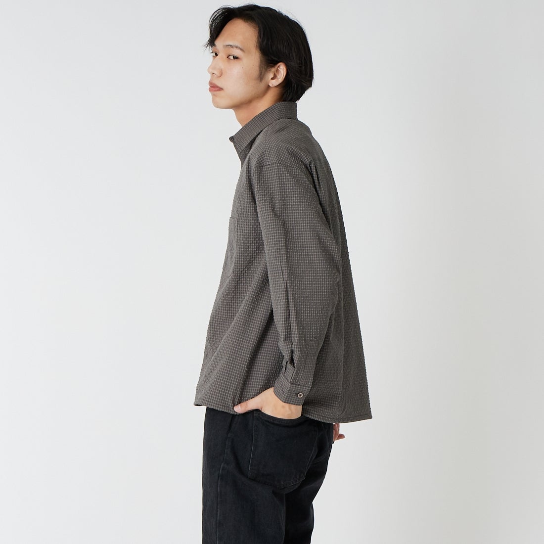 SLICK [スリック] シアサッカーギンガムチェック ドローストリングシャツ [5120224] 720 COAL B &&モデル身長：179cm 着用サイズ：1&&