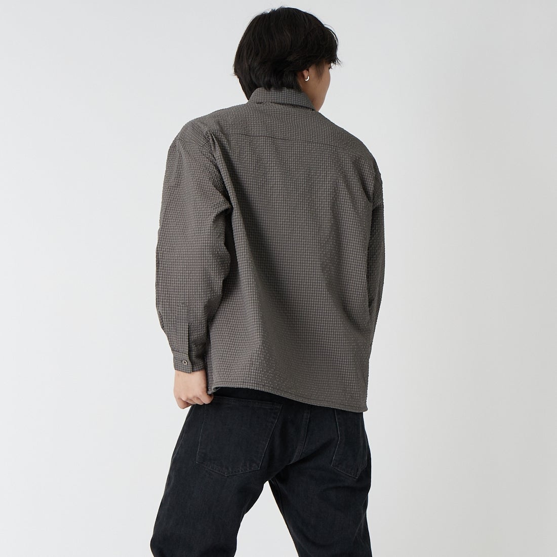 SLICK [スリック] シアサッカーギンガムチェック ドローストリングシャツ [5120224] 720 COAL B &&モデル身長：179cm 着用サイズ：1&&