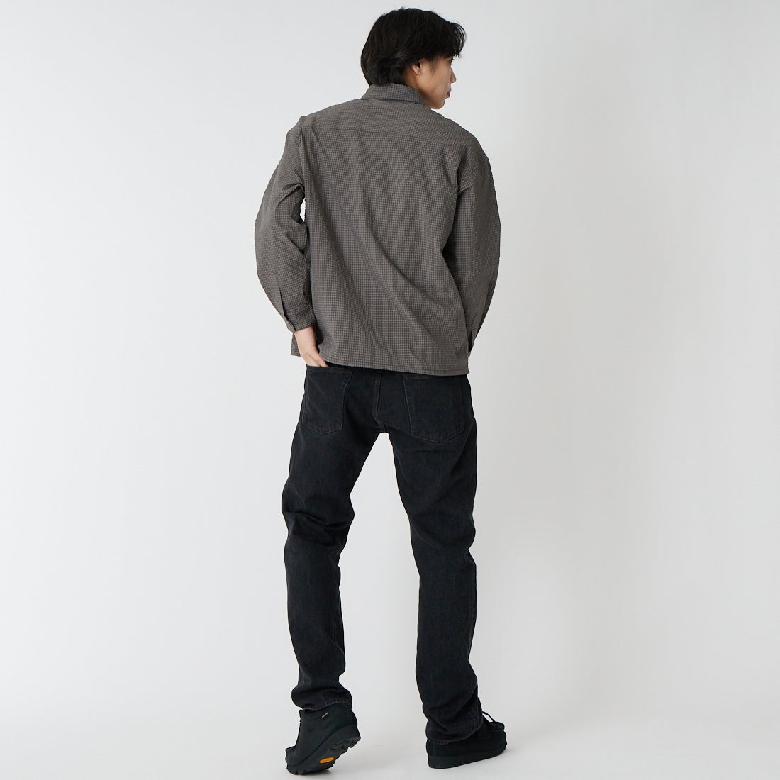 SLICK [スリック] シアサッカーギンガムチェック ドローストリングシャツ [5120224] 720 COAL B &&モデル身長：179cm 着用サイズ：1&&