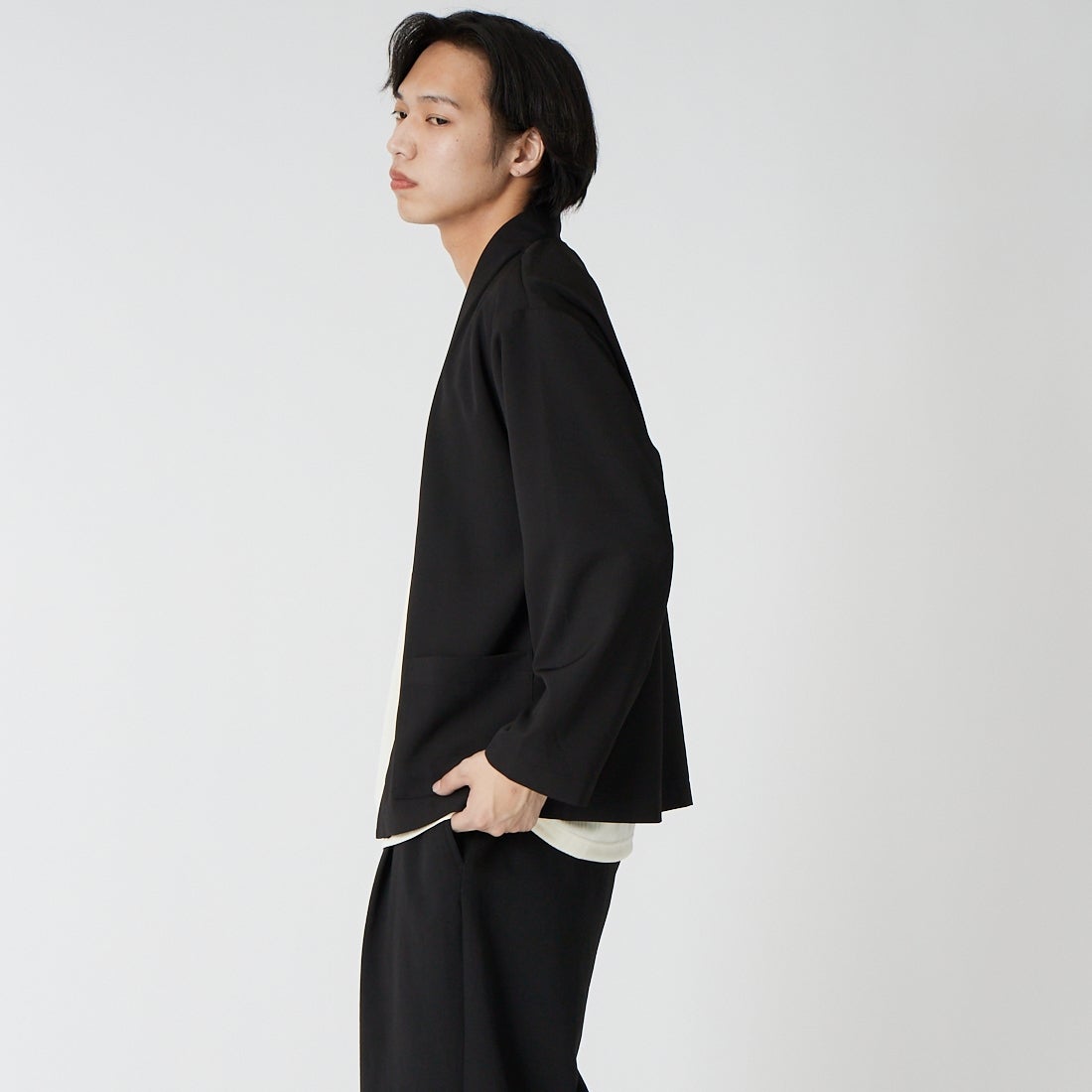 SLICK [スリック] トロピカルストレッチ ボタンレスカーディガン [5120229] 700 BLACK &&モデル身長：179cm 着用サイズ：1&&