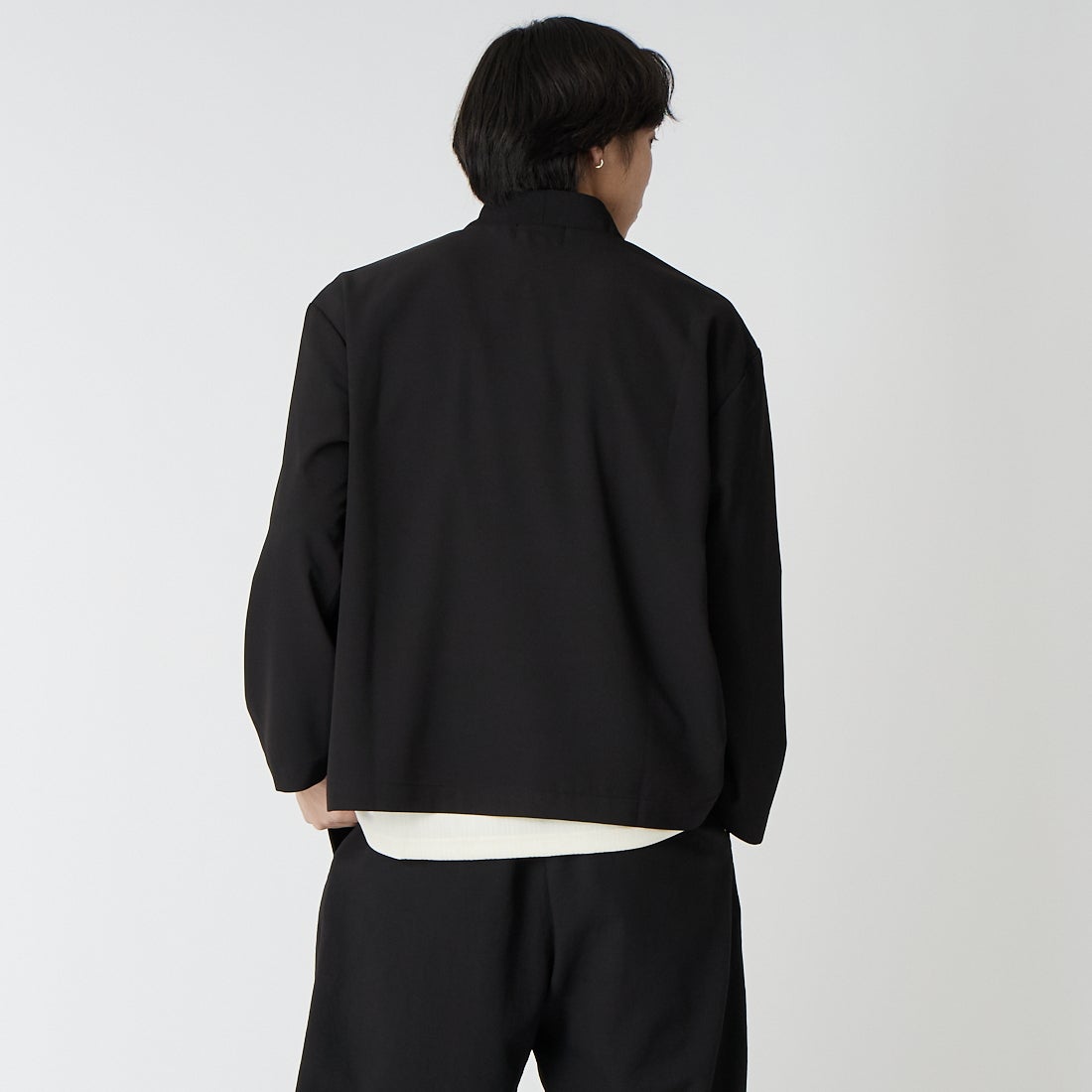 SLICK [スリック] トロピカルストレッチ ボタンレスカーディガン [5120229] 700 BLACK &&モデル身長：179cm 着用サイズ：1&&