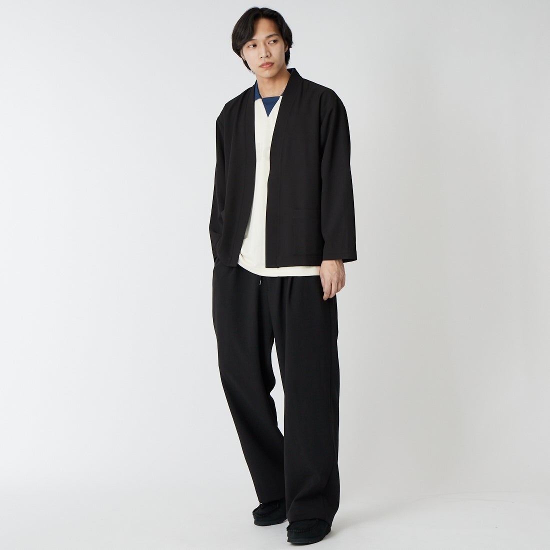 SLICK [スリック] トロピカルストレッチ ボタンレスカーディガン [5120229] 700 BLACK &&モデル身長：179cm 着用サイズ：1&&