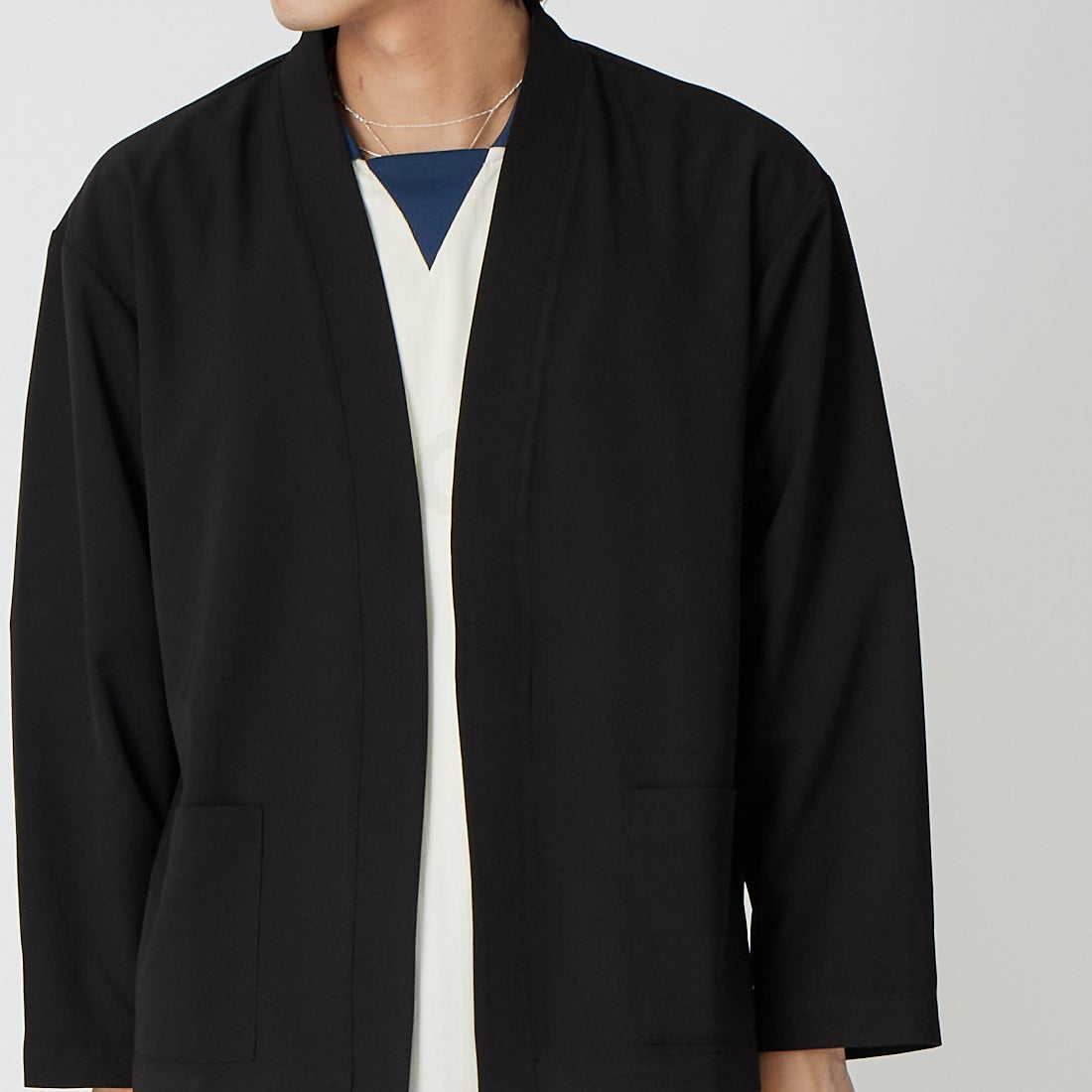 SLICK [スリック] トロピカルストレッチ ボタンレスカーディガン [5120229] 700 BLACK &&モデル身長：179cm 着用サイズ：1&&