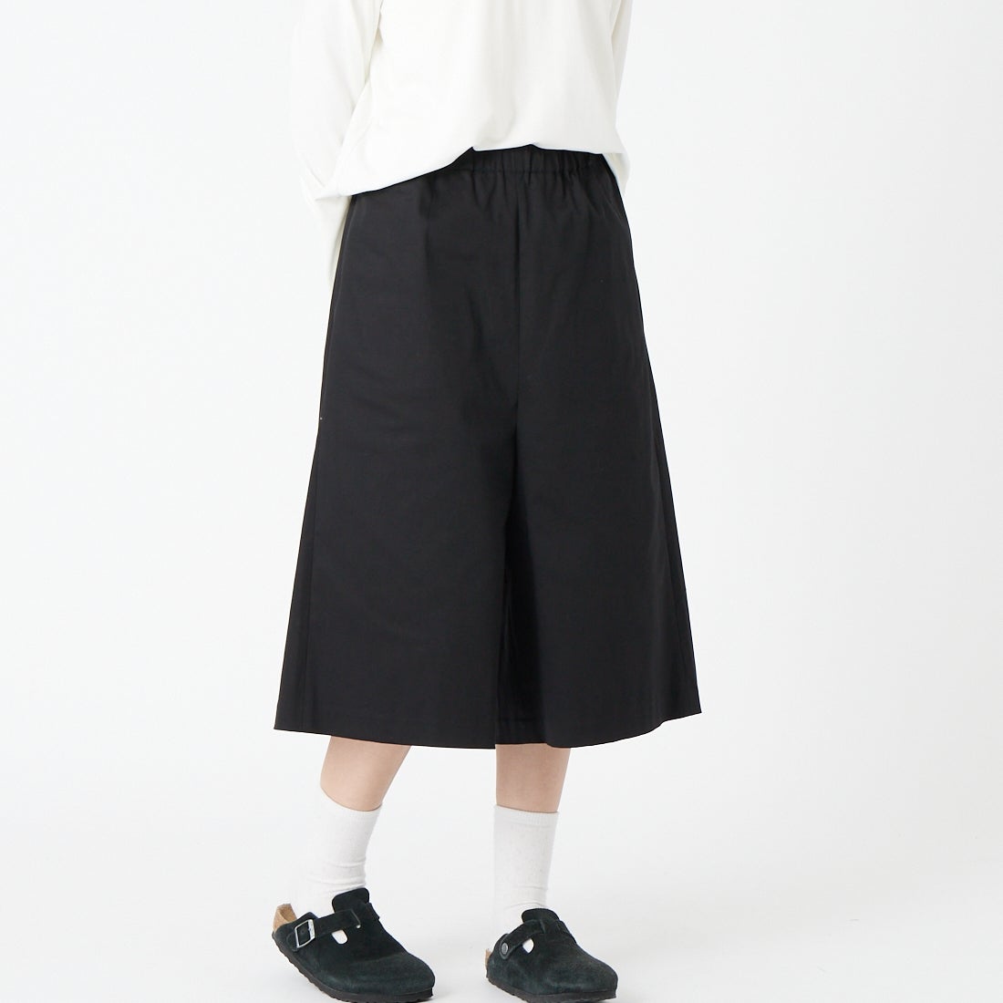 mizuiro ind [ミズイロインド] ハーフイージーパンツ [1-260101] 99 BLACK &&モデル身長：162cm 着用サイズ：F&&