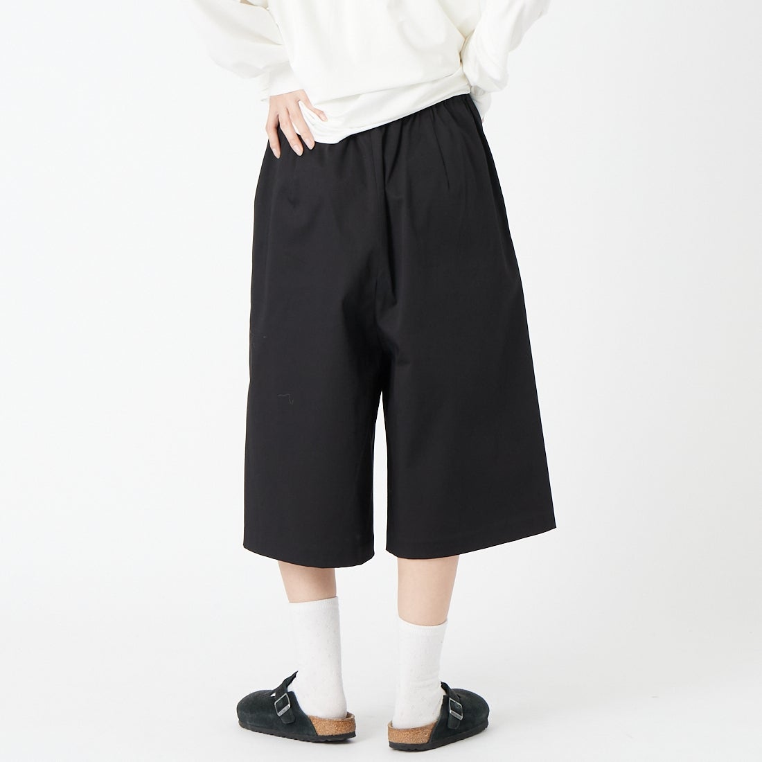 mizuiro ind [ミズイロインド] ハーフイージーパンツ [1-260101] 99 BLACK &&モデル身長：162cm 着用サイズ：F&&