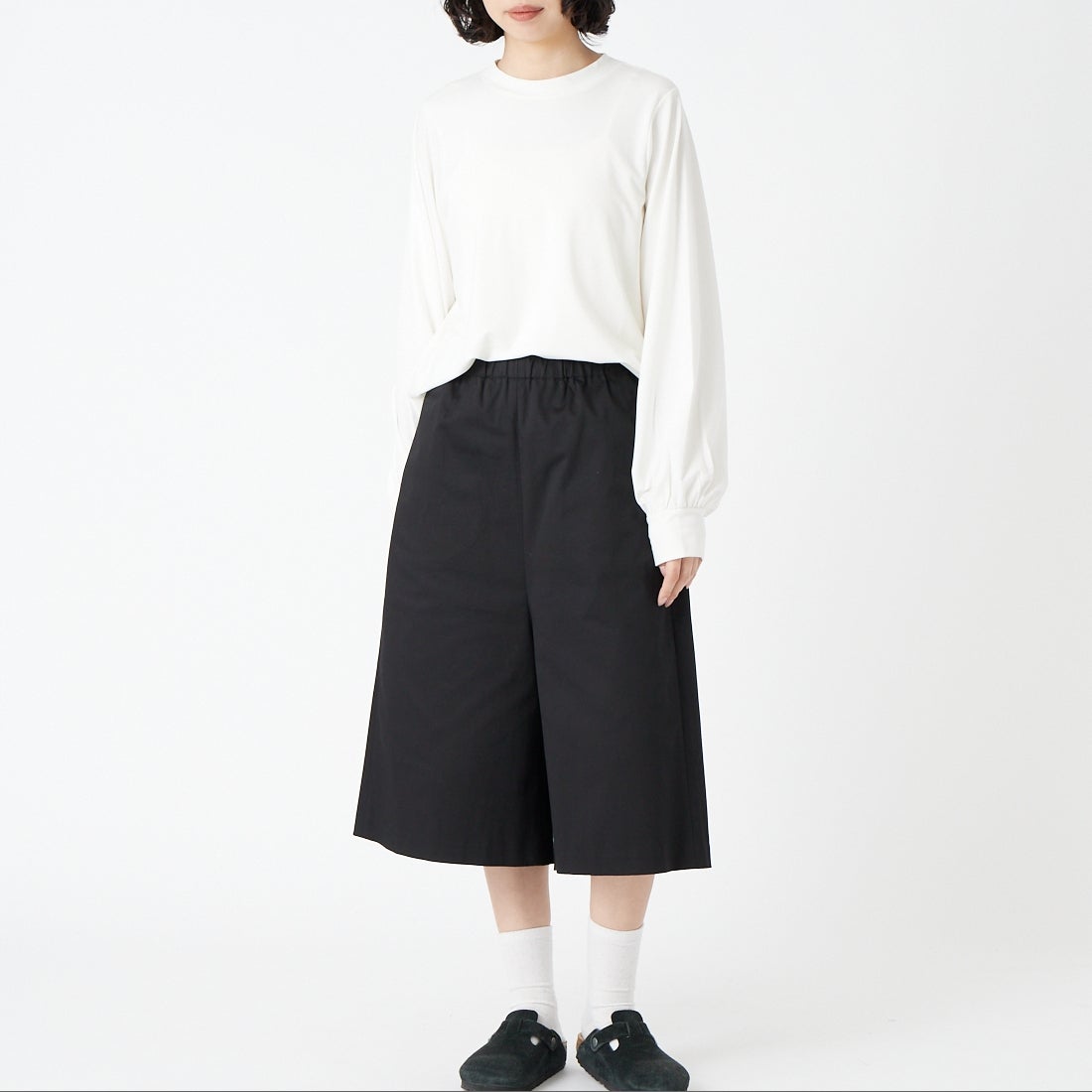 mizuiro ind [ミズイロインド] ハーフイージーパンツ [1-260101] 99 BLACK &&モデル身長：162cm 着用サイズ：F&&