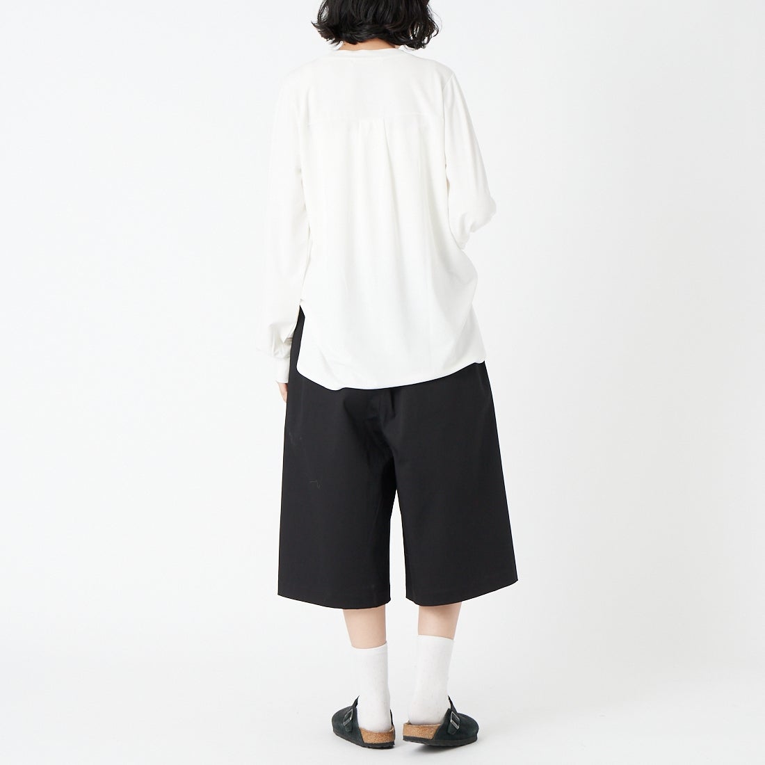 mizuiro ind [ミズイロインド] ハーフイージーパンツ [1-260101] 99 BLACK &&モデル身長：162cm 着用サイズ：F&&