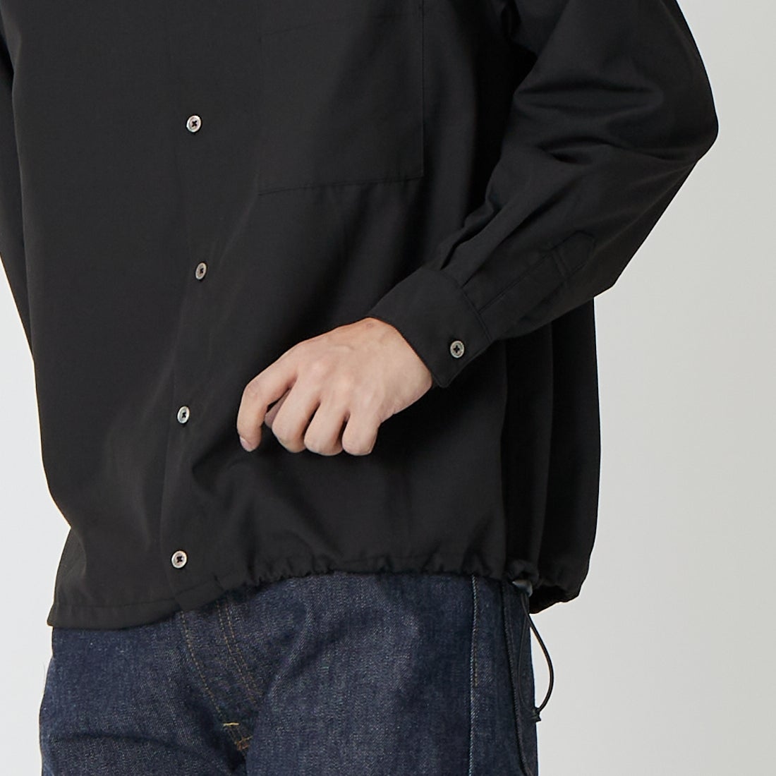 SLICK [スリック] コットンライクブロード ドローストリングシャツ [5121072] 700 BLACK &&モデル身長：179cm 着用サイズ：1&&