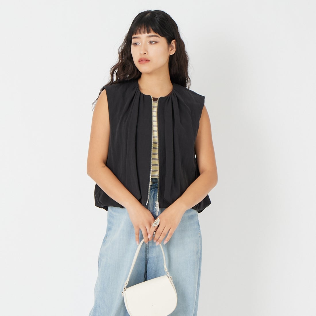 CHIGNON [シニヨン] ダブルジップバルーンジレ [4261-025MK] BLACK &&モデル身長：162cm 着用サイズ：F&&